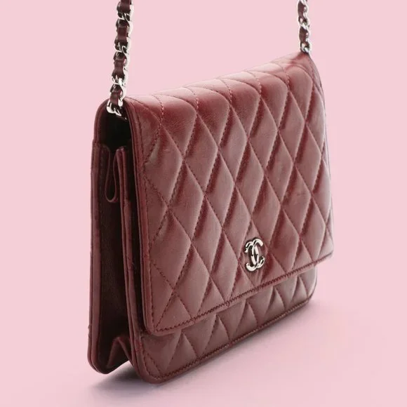 Chanel Burgundy Wallet on Chain in Quilted Lambskin - Picture 2 of 8